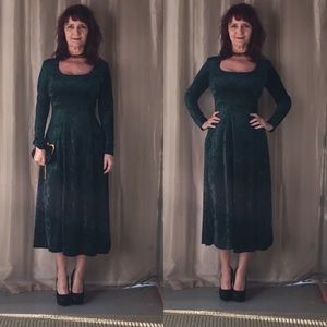 GREEN CRUSHED VELVET LONG SLEEVE VINTAGE DRESS